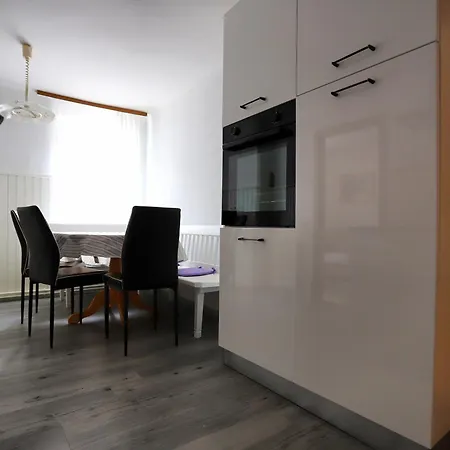 Apartmaji Stara Sola